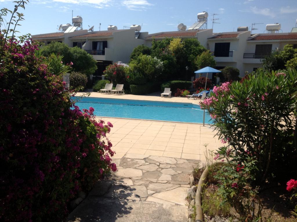 Paphos Townhouse Villa Exterior photo